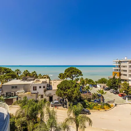 Apartment Seafront In