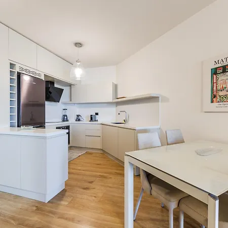 Seafront In Apartment *