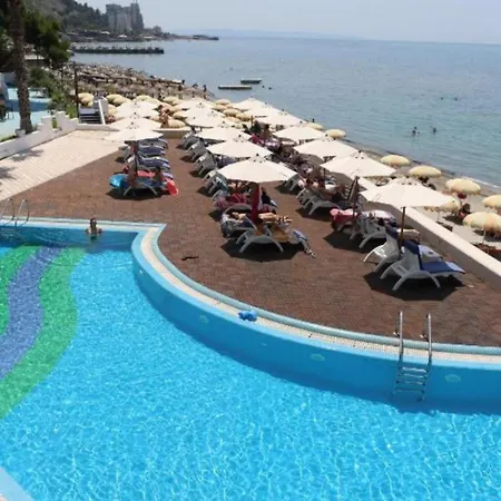 Apartment Seafront In Durrës