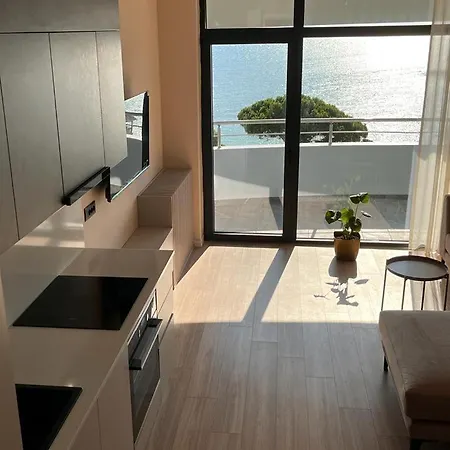 Seafront In Apartment