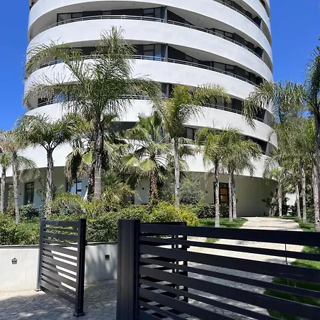 Apartment Seafront @ White Hill *