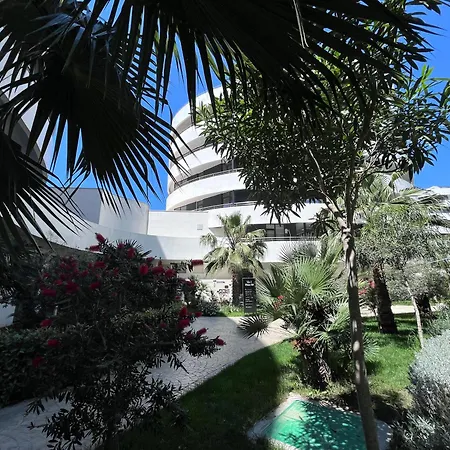 Apartment Seafront @ White Hill