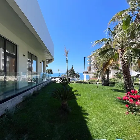 Apartment Seafront @ White Hill *